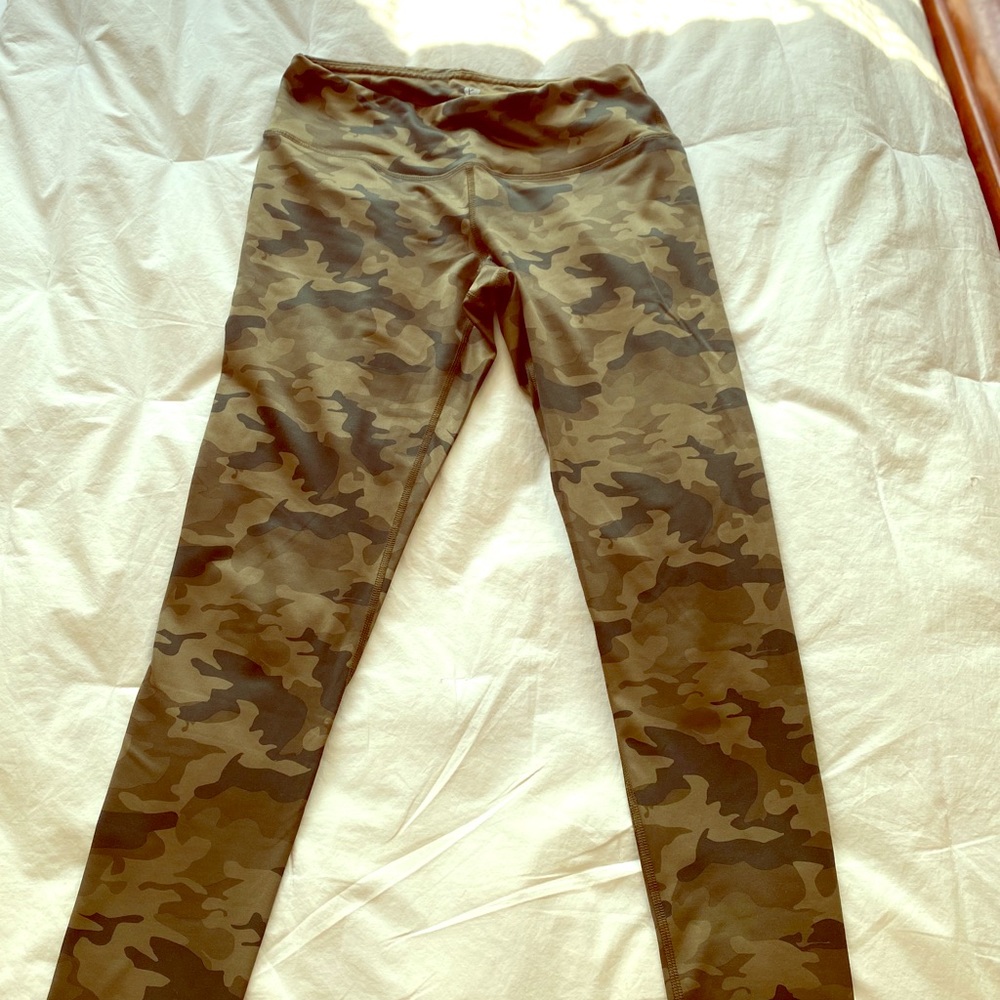 Camo athletic 90 degree leggings - full length S